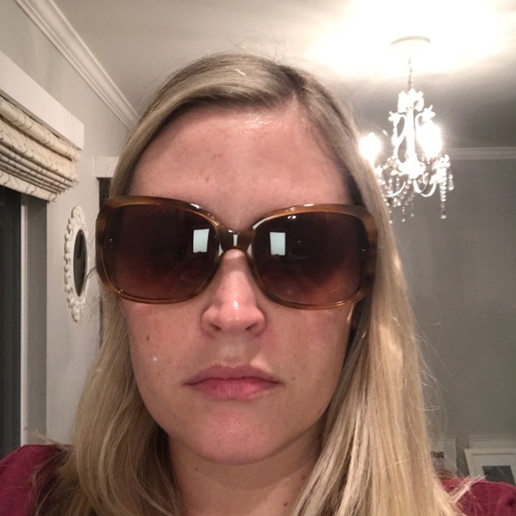 EUC Tory Burch sunglasses - Picture 4 of 4
